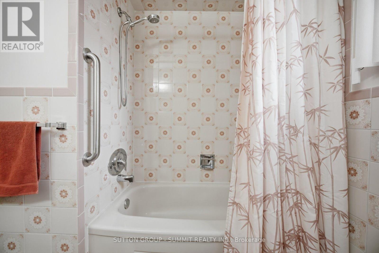 2222 Florian Road, Mississauga, Ontario  L5A 2M4 - Photo 19 - W13754072