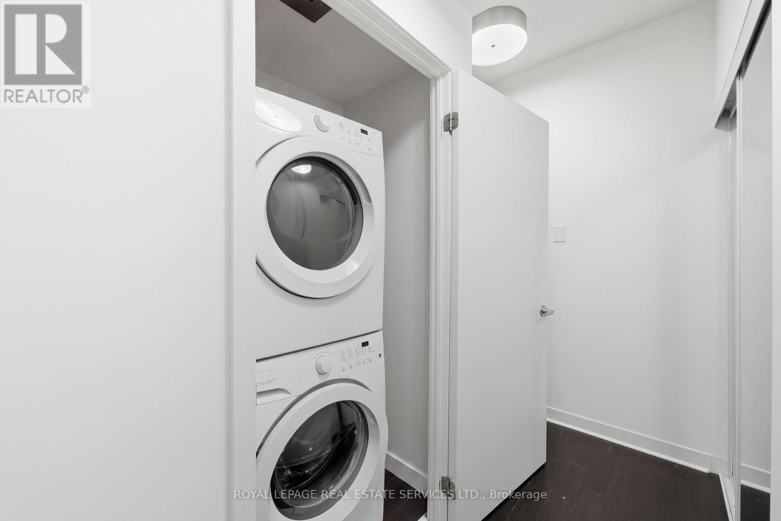 3002 - 360 Square One Drive, Mississauga, Ontario  L5B 0E6 - Photo 10 - W13754174