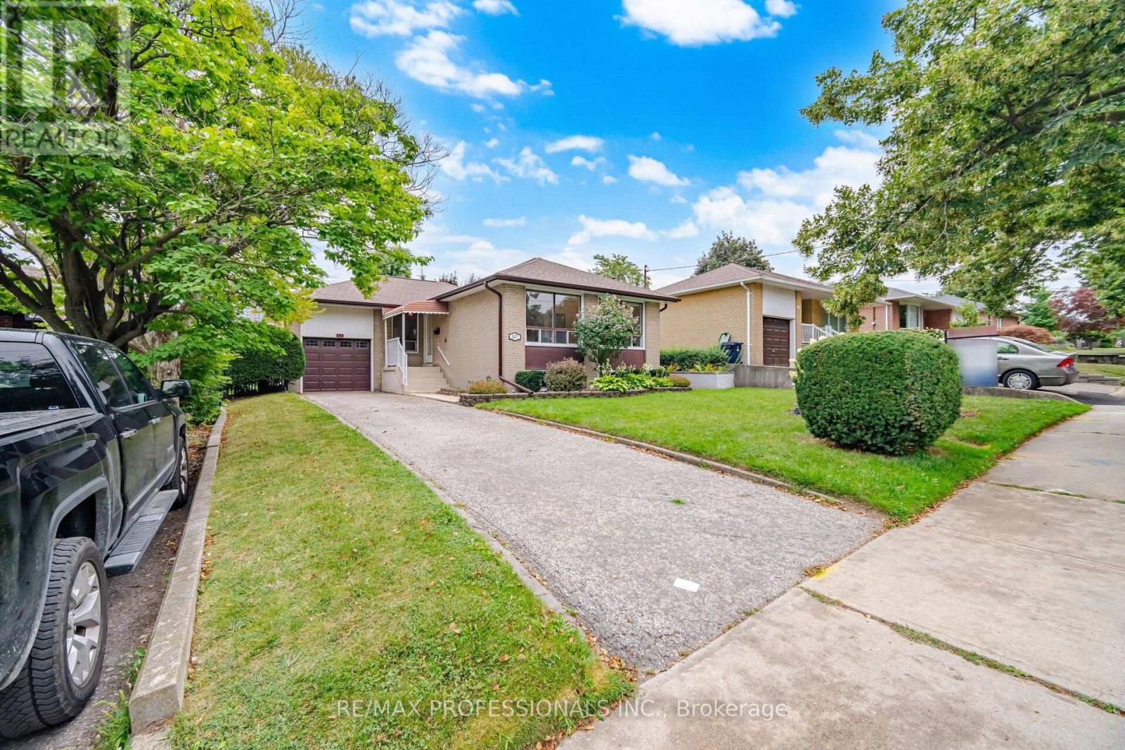 147 Chapman Road, Toronto, Ontario  M9P 1G2 - Photo 3 - W13754244