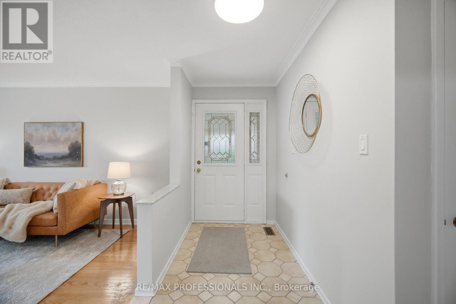 147 Chapman Road, Toronto, Ontario  M9P 1G2 - Photo 5 - W13754244