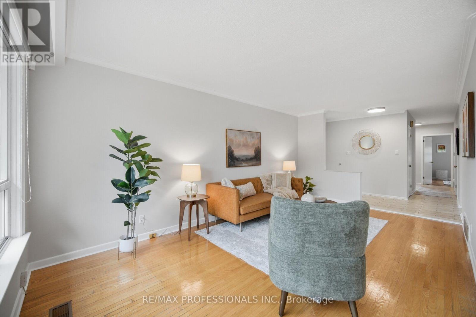 147 Chapman Road, Toronto, Ontario  M9P 1G2 - Photo 6 - W13754244