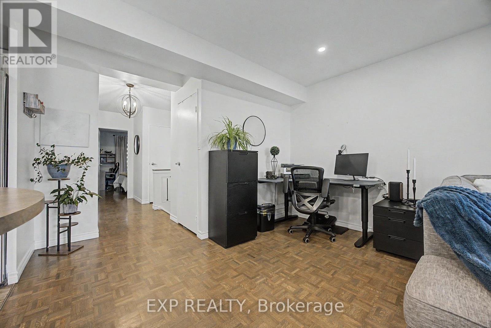 501 - 1000 Cedarglen Gate, Mississauga, Ontario  L5C 3Z5 - Photo 10 - W13754276