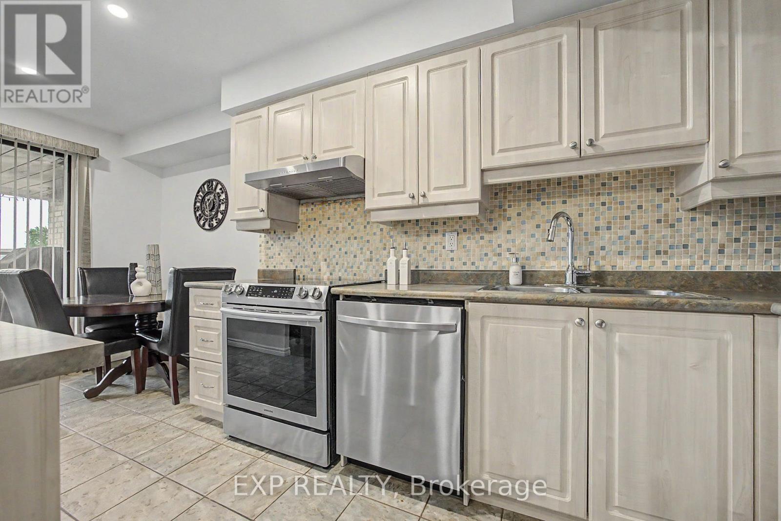 501 - 1000 Cedarglen Gate, Mississauga, Ontario  L5C 3Z5 - Photo 7 - W13754276