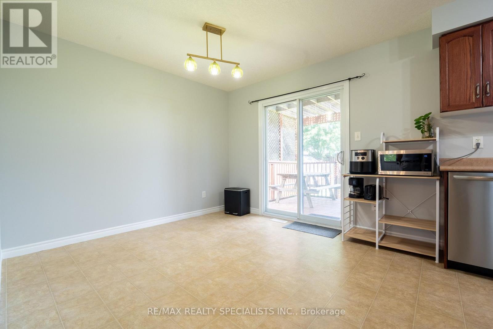 466 Bronco Crescent, Waterloo, Ontario  N2K 4K9 - Photo 4 - X13685242