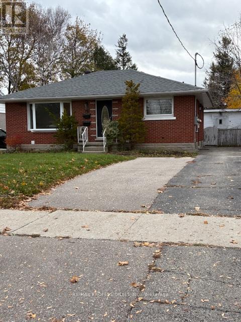 Lower - 139 Byron Avenue, Kitchener, Ontario  N2C 1Z7 - Photo 1 - X13754236