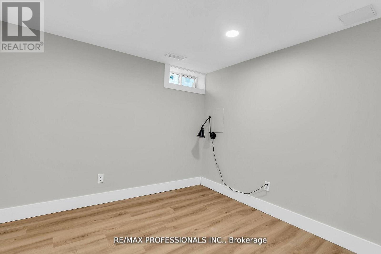 Lower - 139 Byron Avenue, Kitchener, Ontario  N2C 1Z7 - Photo 11 - X13754236