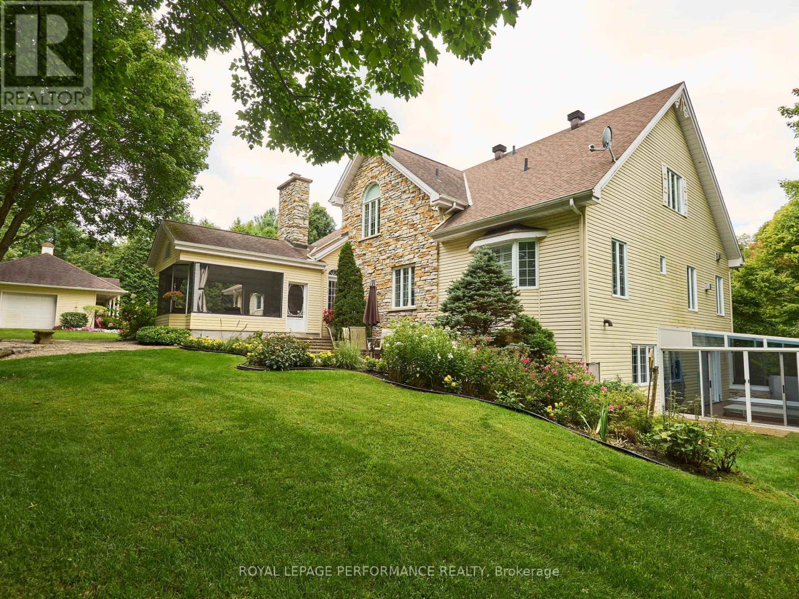 951 Golf Club Road, Hawkesbury, Ontario  K6A 2R2 - Photo 43 - X13576120