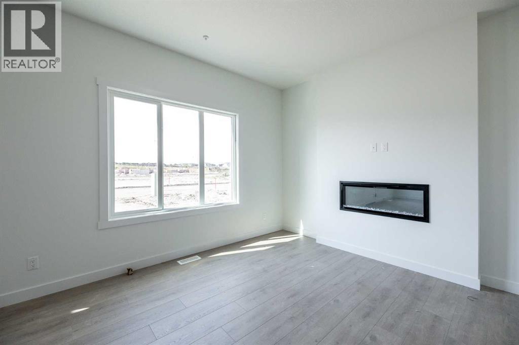 385 Sora Park SE, Calgary, Alberta  T3S 0L6 - Photo 6 - A2302959