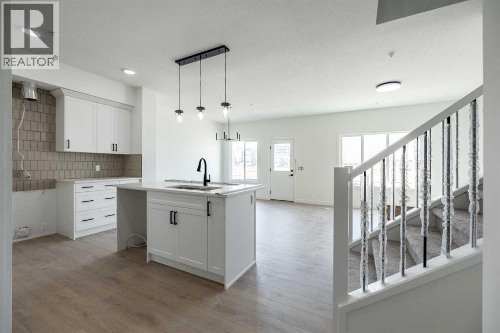 385 Sora Park SE, Calgary, Alberta  T3S 0L6 - Photo 3 - A2302959