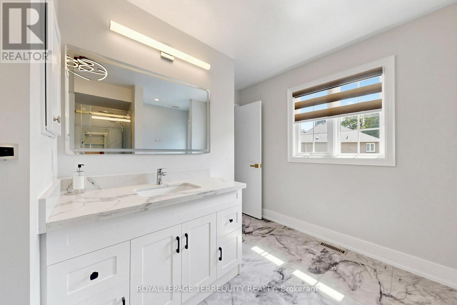 10 Roberson Drive, Ajax, Ontario  L1T 4K1 - Photo 17 - E13754144