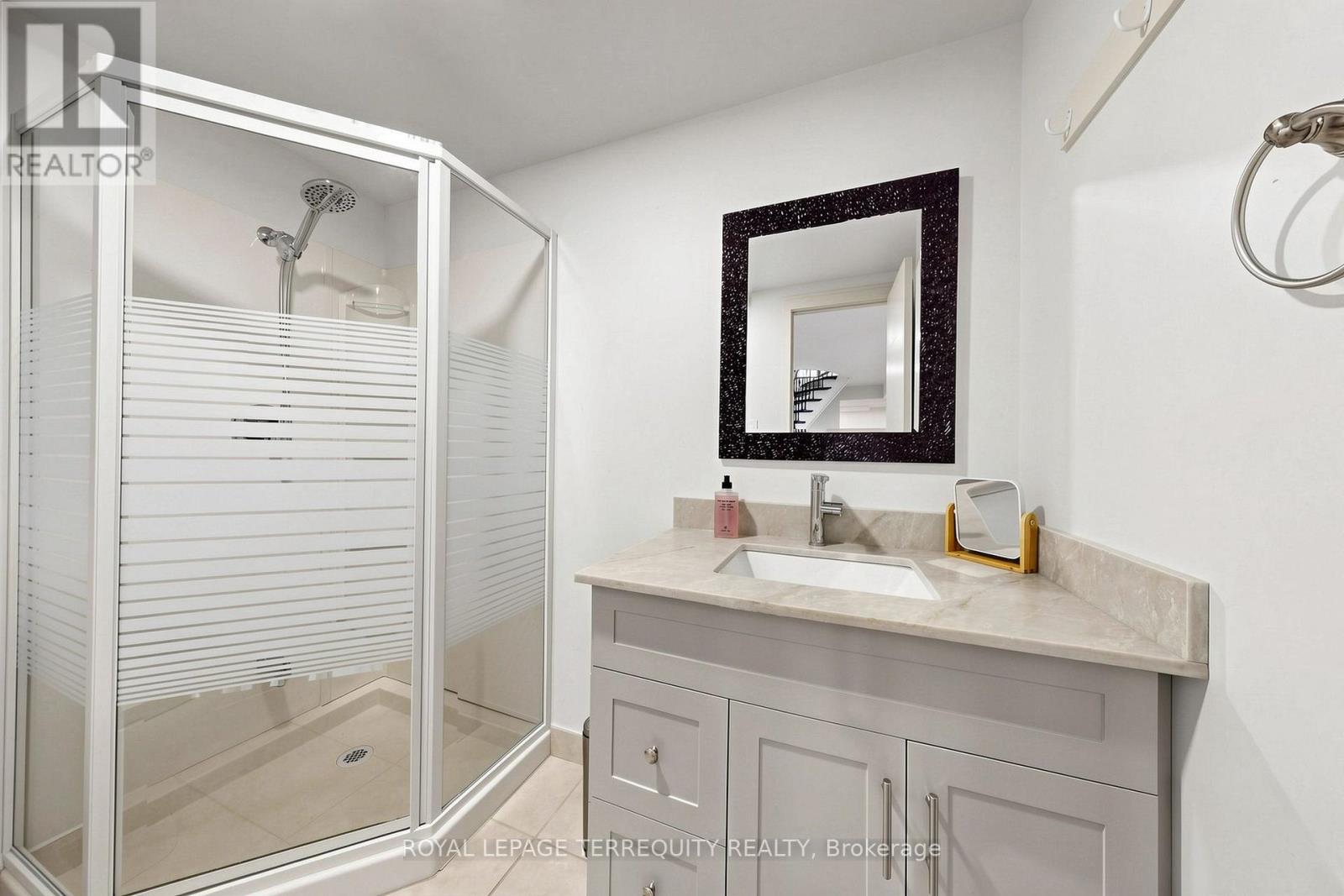 10 Roberson Drive, Ajax, Ontario  L1T 4K1 - Photo 31 - E13754144