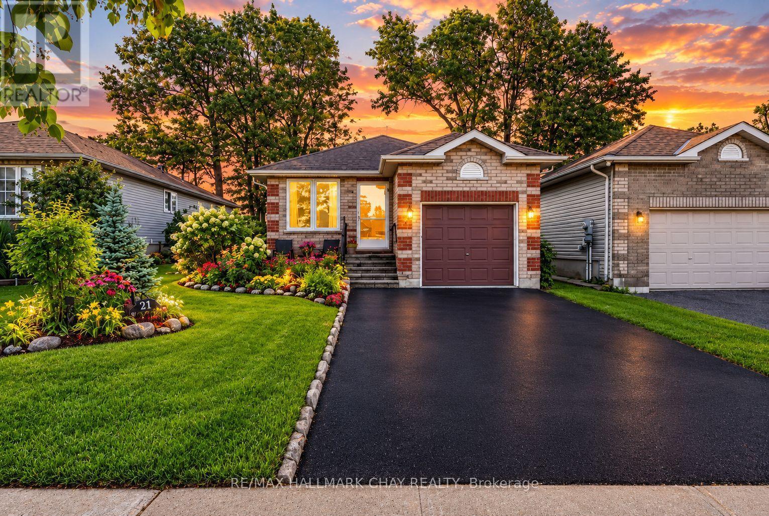 27 MASTERS DRIVE, Barrie, Ontario