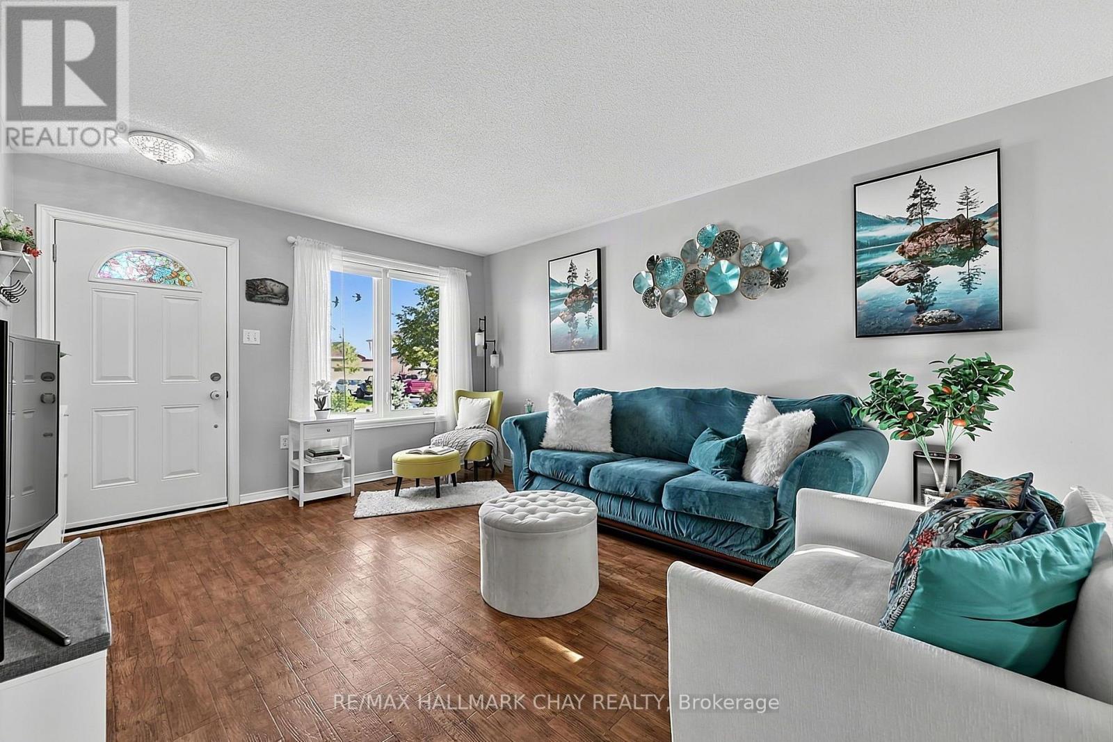 27 Masters Drive, Barrie, Ontario  L4M 6W4 - Photo 4 - S13754054