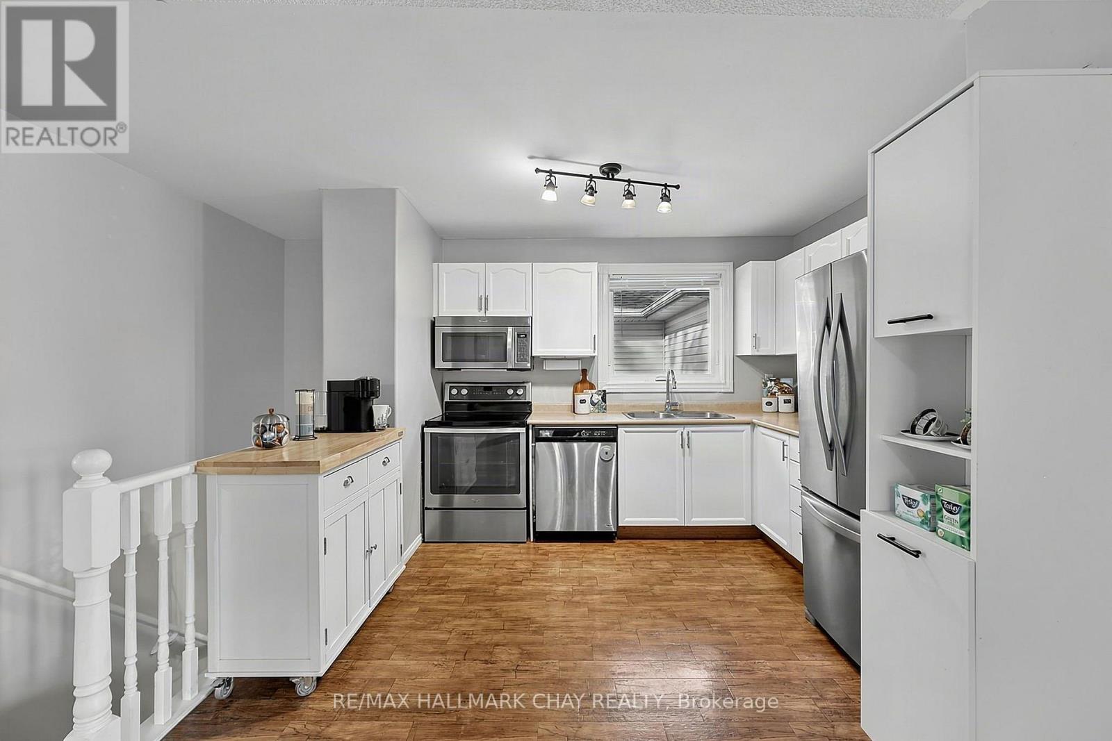 27 Masters Drive, Barrie, Ontario  L4M 6W4 - Photo 5 - S13754054