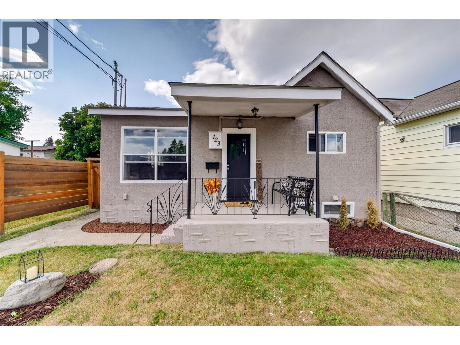123 14th Avenue S, Cranbrook, British Columbia  V1C 2X1 - Photo 3 - 10399997