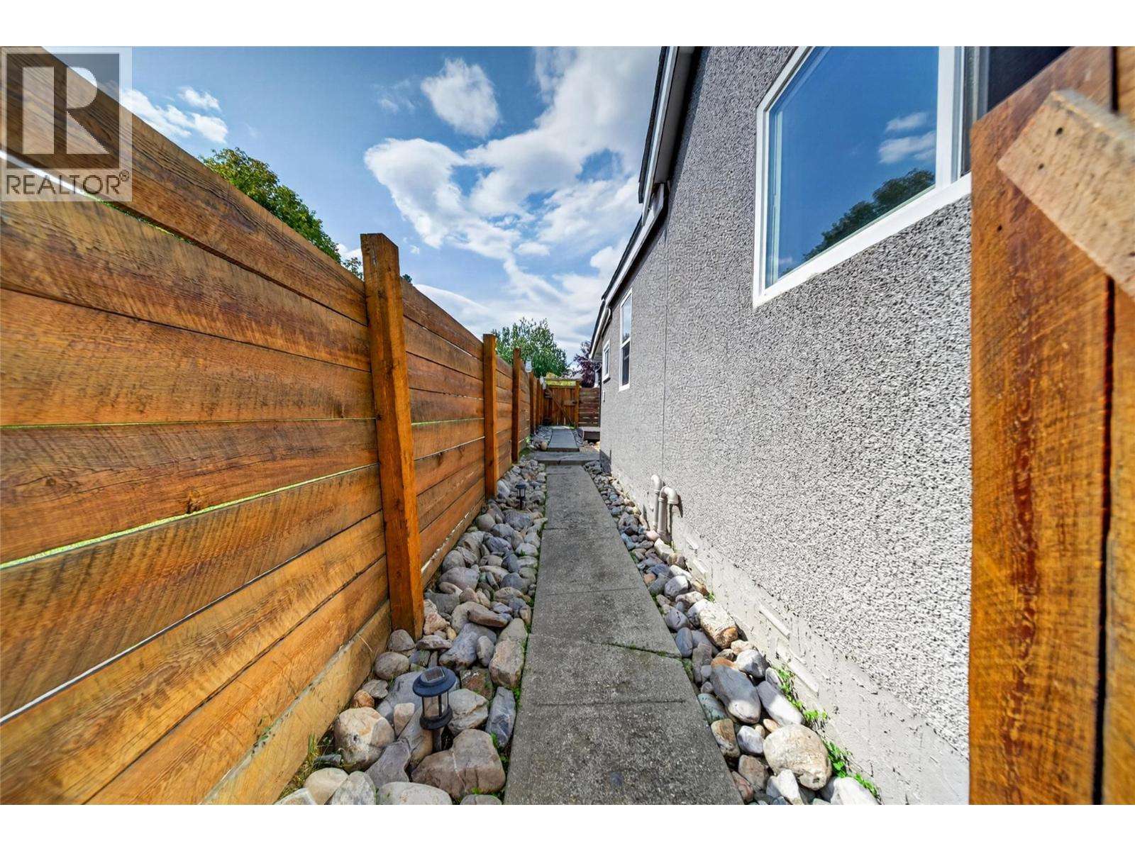 123 14th Avenue S, Cranbrook, British Columbia  V1C 2X1 - Photo 38 - 10399997