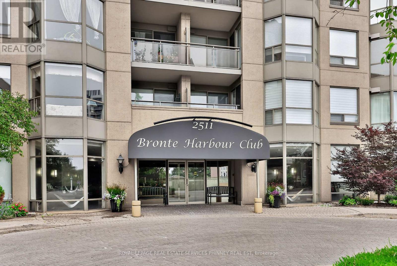 407 - 2511 Lakeshore Road W, Oakville, Ontario  L6L 6L9 - Photo 3 - W13577964