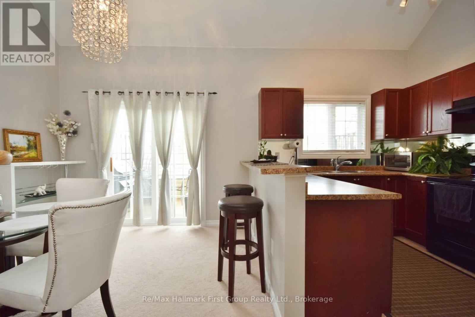44 Wicker Park Way, Whitby, Ontario  L1R 0E1 - Photo 3 - E13754326