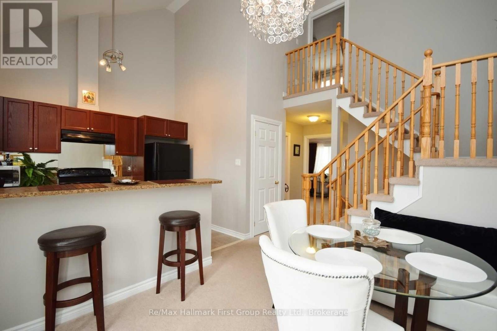 44 Wicker Park Way, Whitby, Ontario  L1R 0E1 - Photo 4 - E13754326