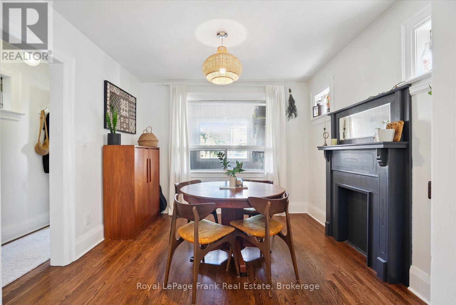 108 Greenwood Avenue, Toronto, Ontario  M4L 2P6 - Photo 11 - E13754330