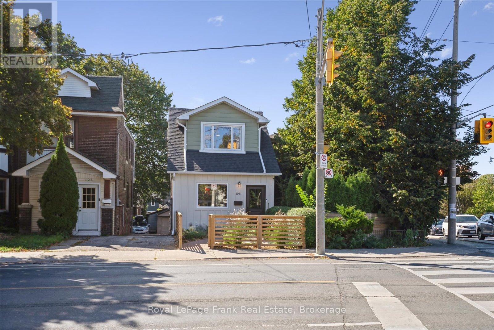 108 Greenwood Avenue, Toronto, Ontario  M4L 2P6 - Photo 2 - E13754330