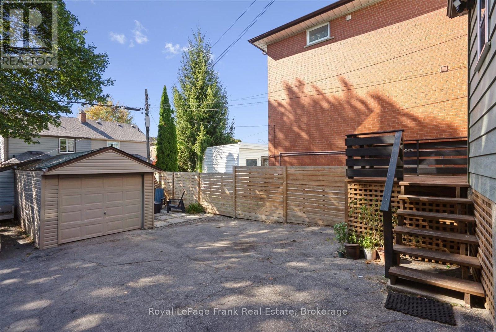 108 Greenwood Avenue, Toronto, Ontario  M4L 2P6 - Photo 38 - E13754330