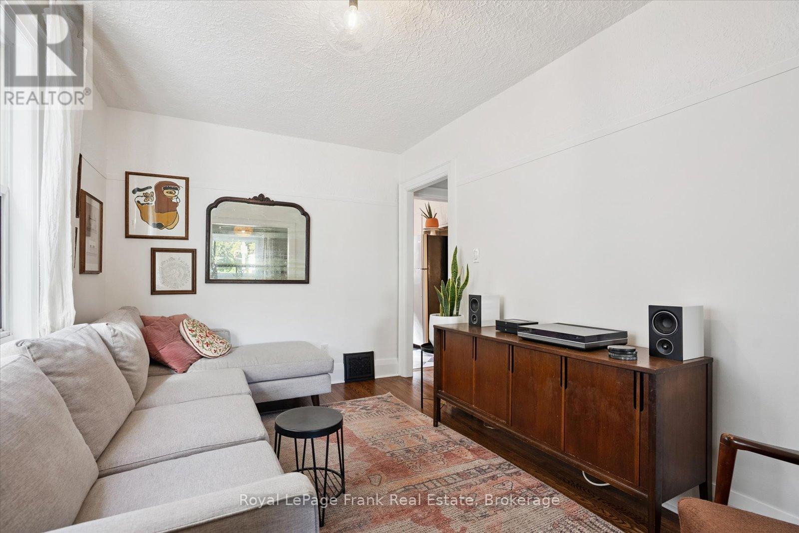 108 Greenwood Avenue, Toronto, Ontario  M4L 2P6 - Photo 8 - E13754330