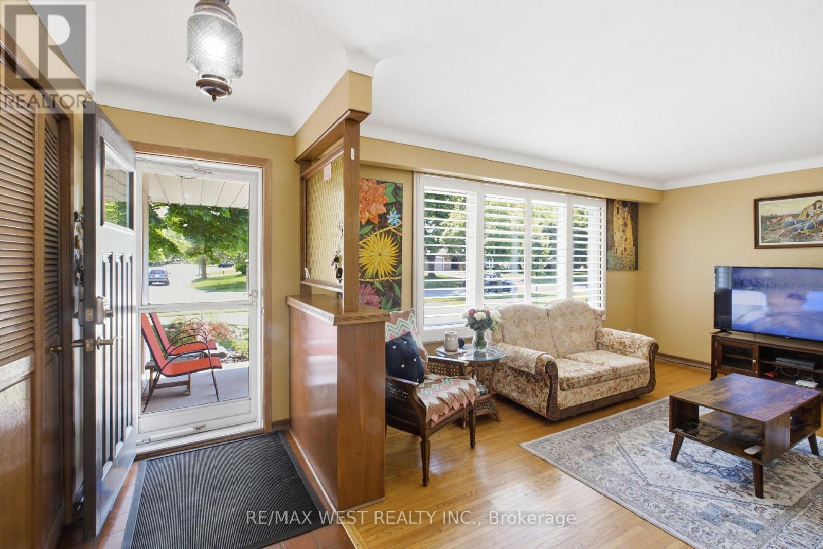 453 Leonard Avenue, Welland, Ontario  L3C 3A2 - Photo 4 - X13517082