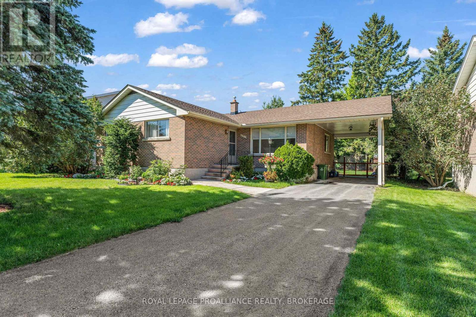 421 Windward Place, Kingston, Ontario  K7M 4E5 - Photo 1 - X13754514