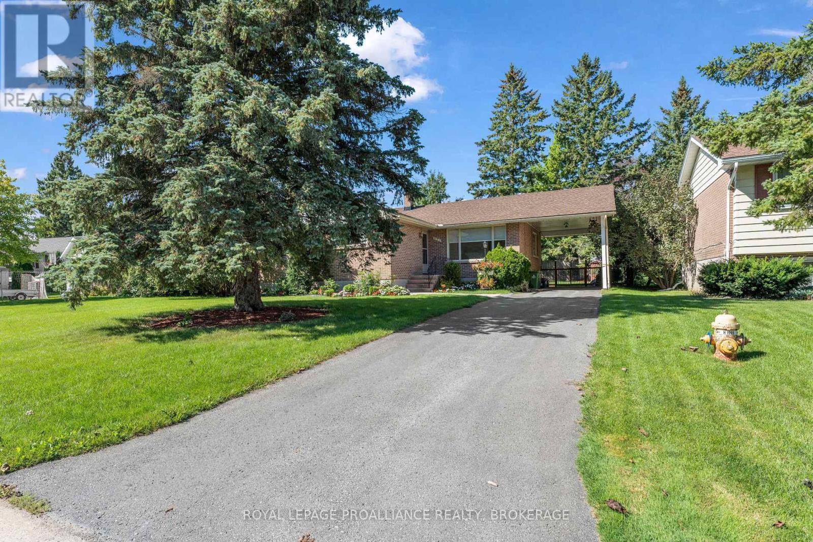 421 Windward Place, Kingston, Ontario  K7M 4E5 - Photo 2 - X13754514