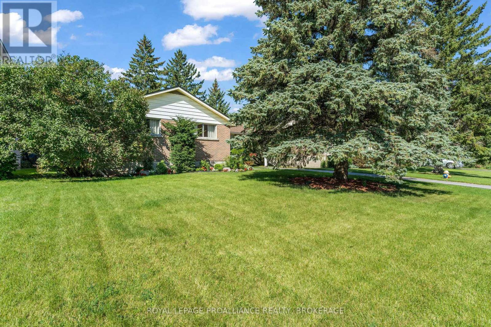 421 Windward Place, Kingston, Ontario  K7M 4E5 - Photo 3 - X13754514