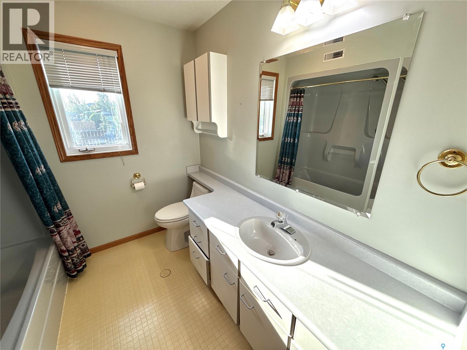2502 Blue Jay Crescent, North Battleford, Saskatchewan  S9A 3Z3 - Photo 18 - SK047731