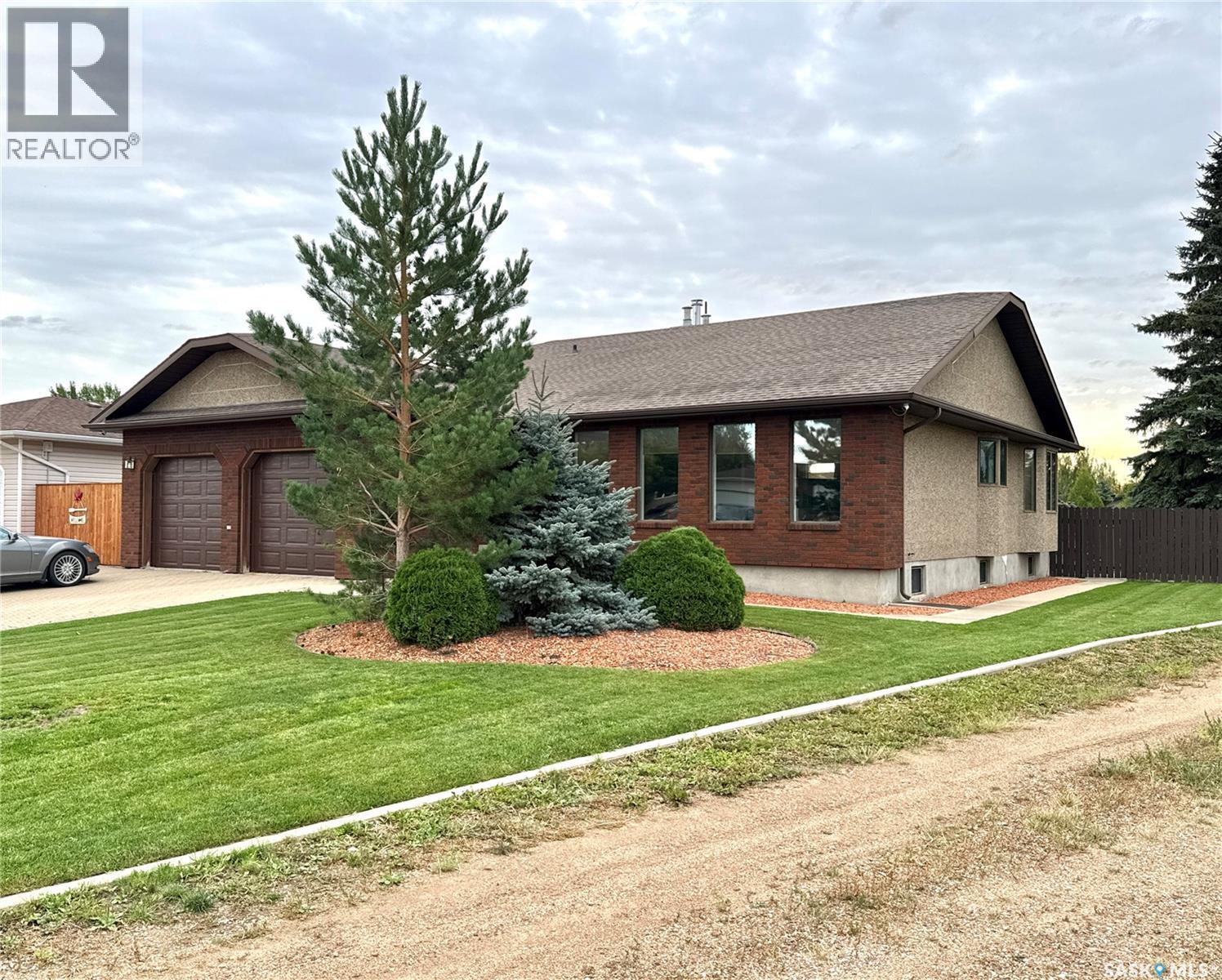 2502 Blue Jay Crescent, North Battleford, Saskatchewan  S9A 3Z3 - Photo 2 - SK047731