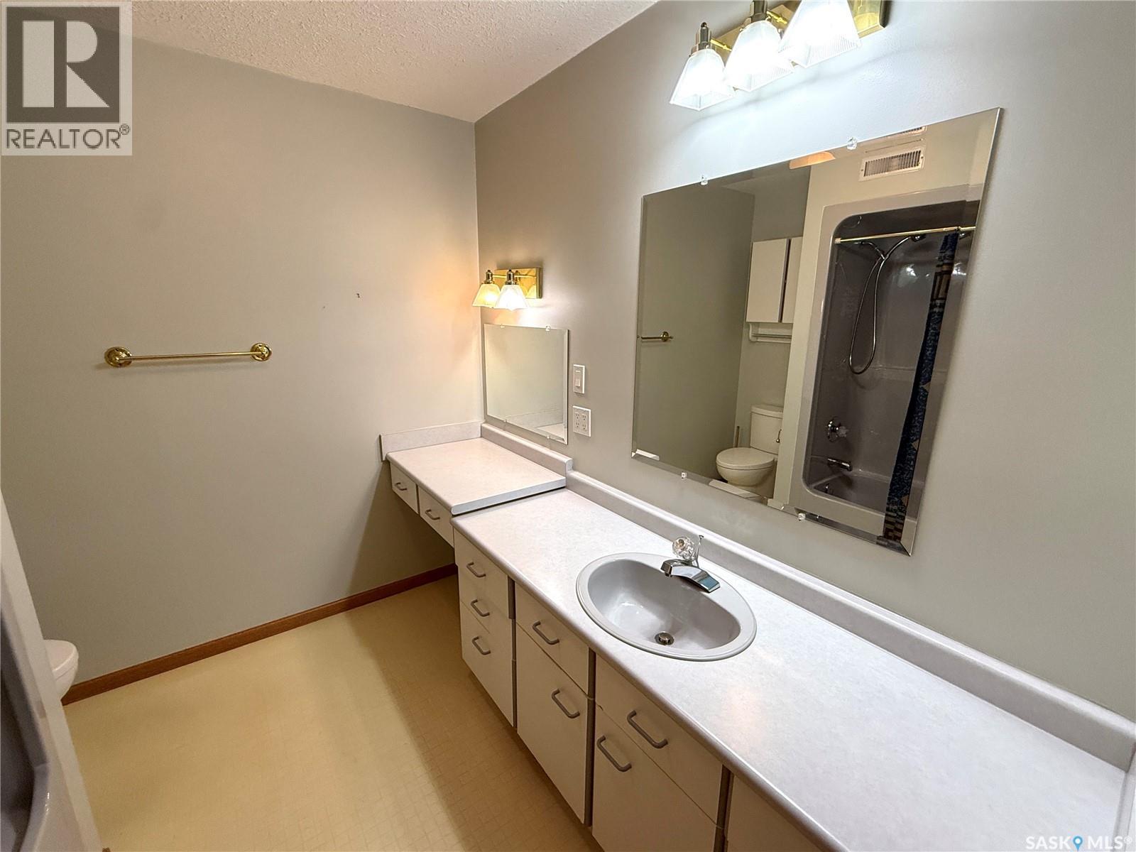 2502 Blue Jay Crescent, North Battleford, Saskatchewan  S9A 3Z3 - Photo 25 - SK047731