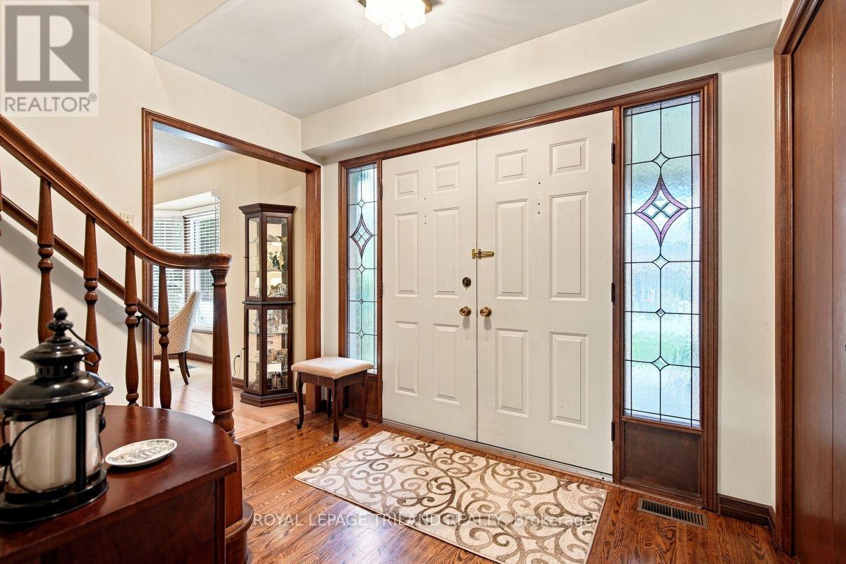 7 Glenview Crescent, London North, Ontario  N5X 2P8 - Photo 4 - X13754480