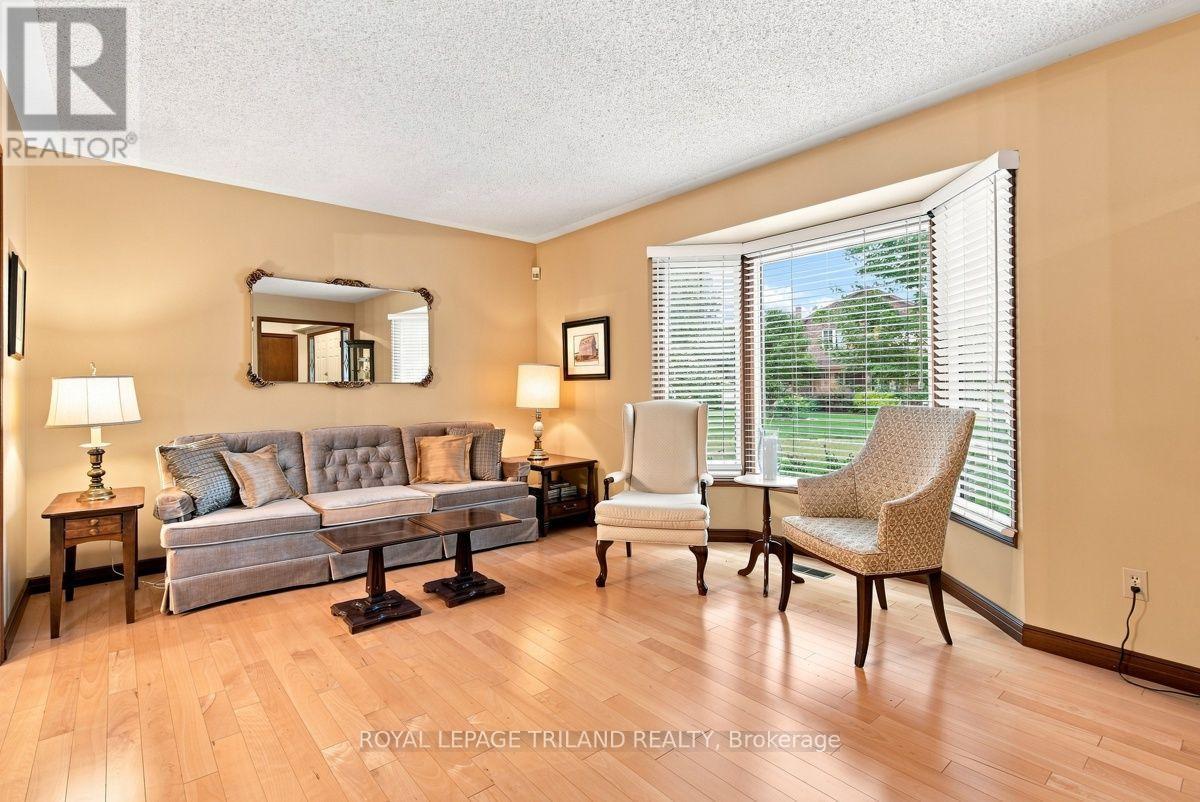 7 Glenview Crescent, London North, Ontario  N5X 2P8 - Photo 7 - X13754480