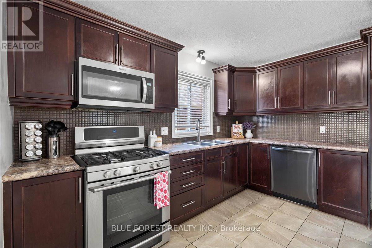 3317 Emily Carr Lane, London South, Ontario  N6L 0B3 - Photo 13 - X13754552