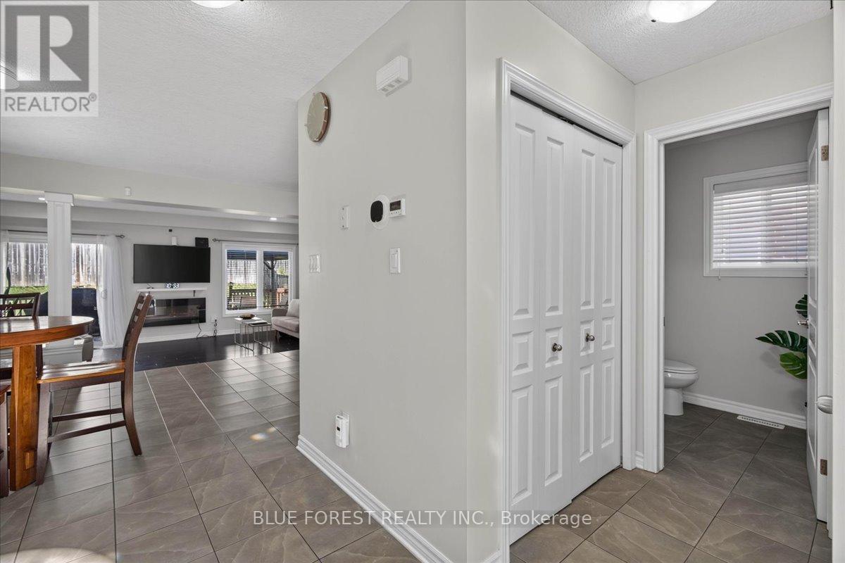 3317 Emily Carr Lane, London South, Ontario  N6L 0B3 - Photo 14 - X13754552