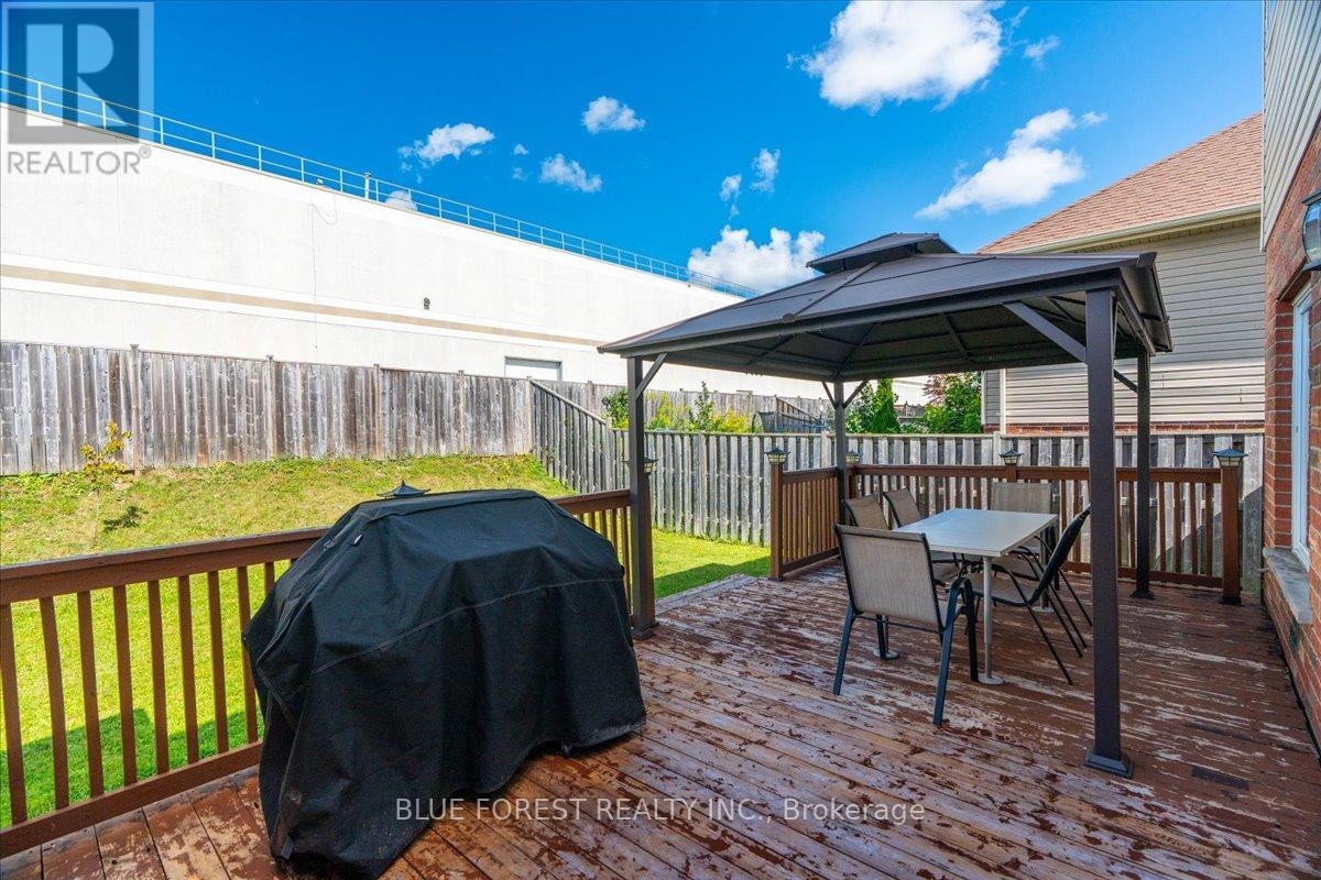 3317 Emily Carr Lane, London South, Ontario  N6L 0B3 - Photo 37 - X13754552