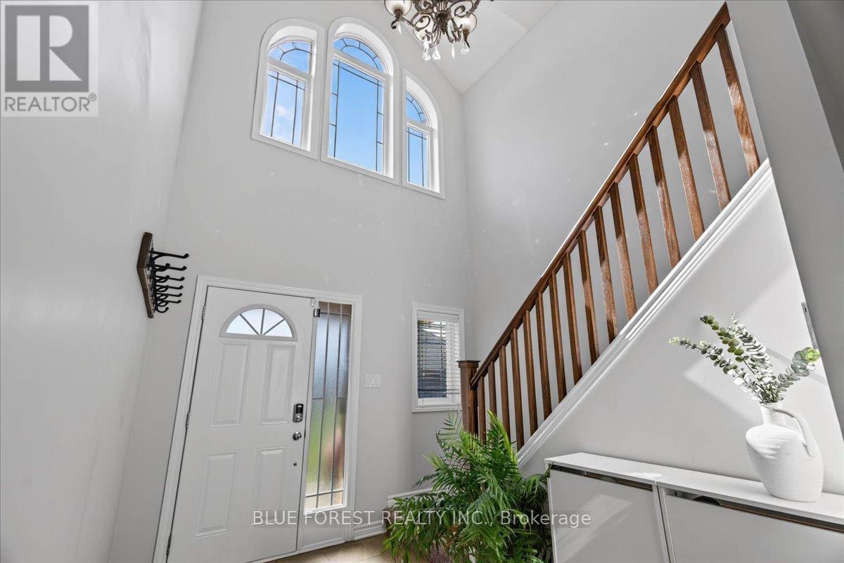 3317 Emily Carr Lane, London South, Ontario  N6L 0B3 - Photo 5 - X13754552