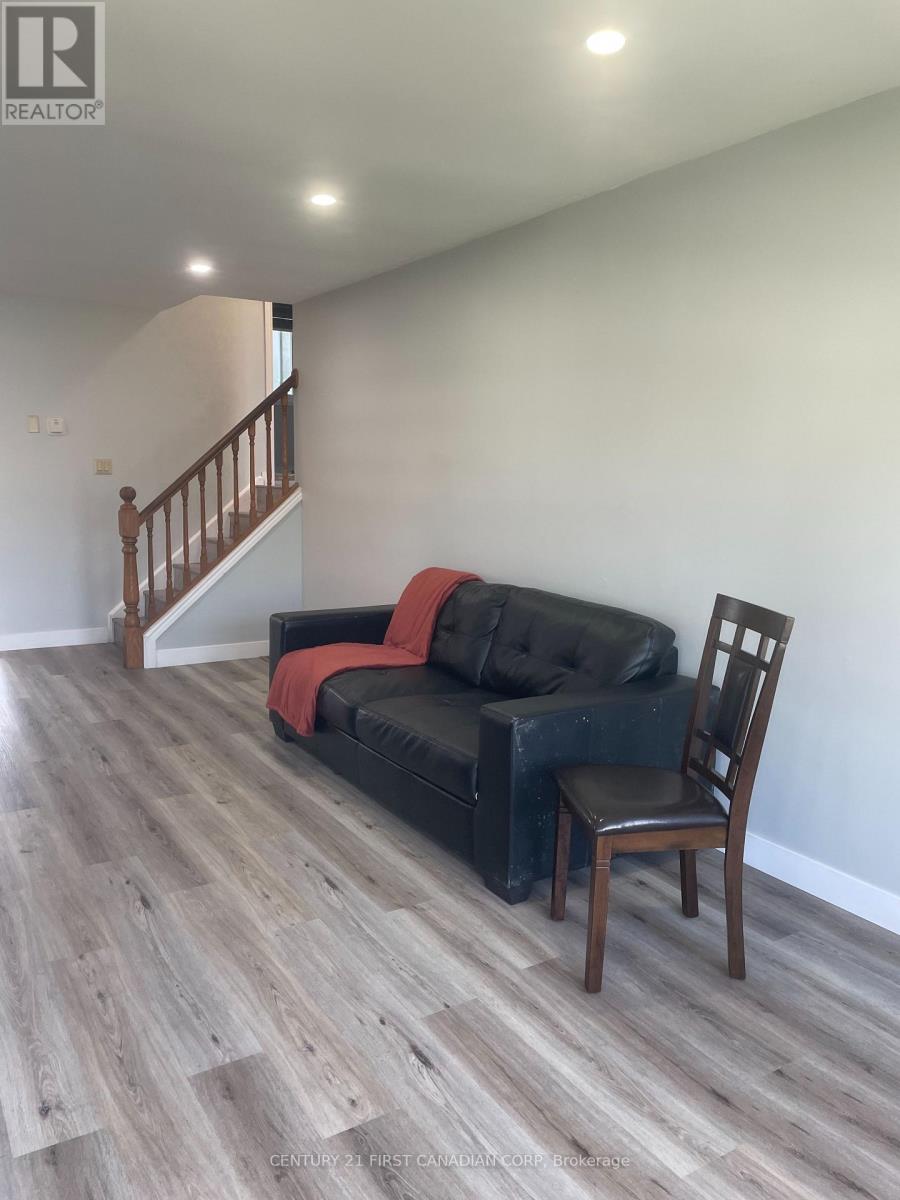 1044 Cree Avenue, Woodstock, Ontario  N4T 1A2 - Photo 3 - X13754554
