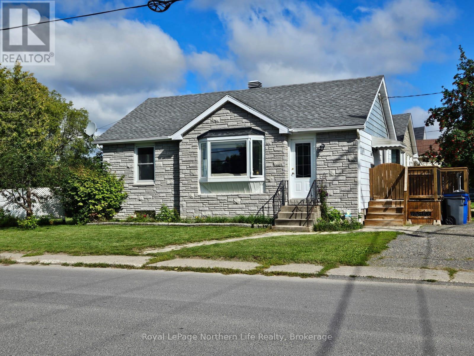 184 May Street, Temiskaming Shores, Ontario  P0J 1P0 - Photo 2 - T13754476