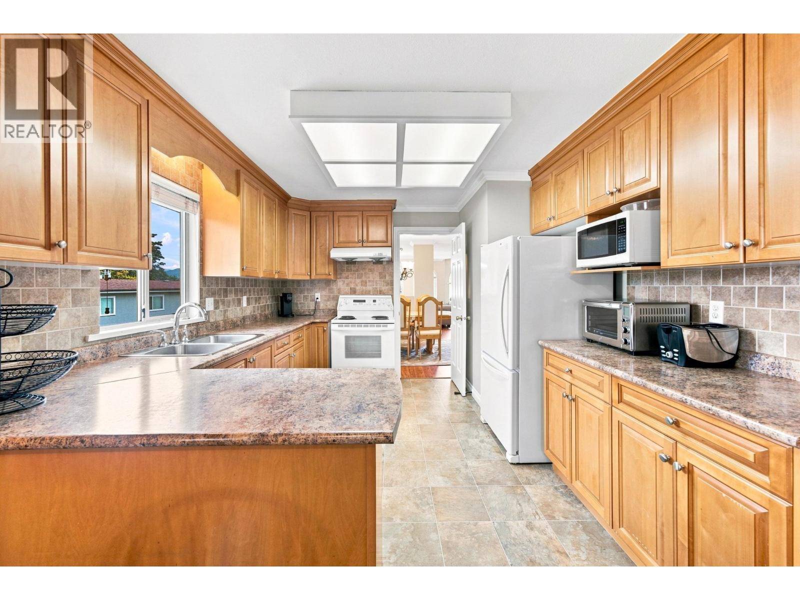 2152 Pitt River Road, Port Coquitlam, British Columbia  V3C 1R4 - Photo 3 - R3162130