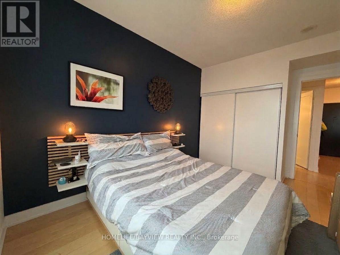 3705 - 120 Homewood Avenue, Toronto, Ontario  M4Y 2J3 - Photo 11 - C13754464