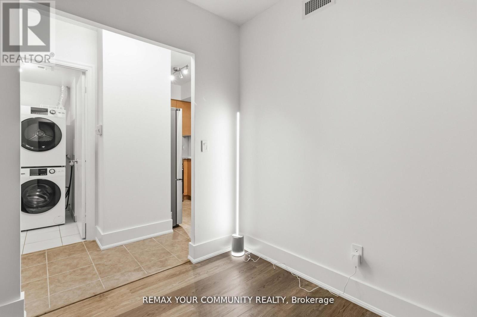 606 - 8 Scollard Street, Toronto, Ontario  M5R 1M2 - Photo 16 - C13754468