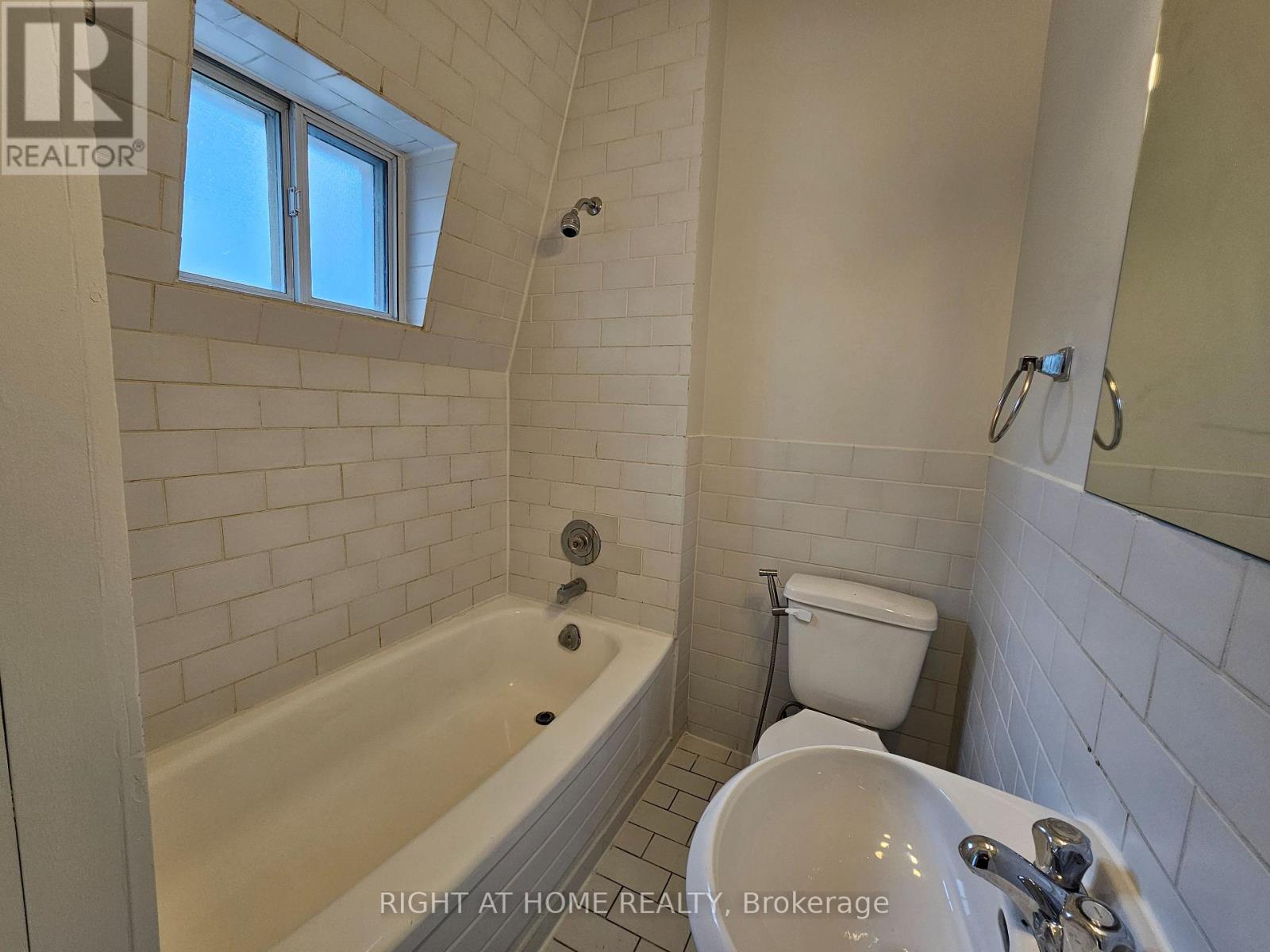 6 - 516 Yonge Street, Toronto, Ontario  M4Y 1X9 - Photo 17 - C13754538