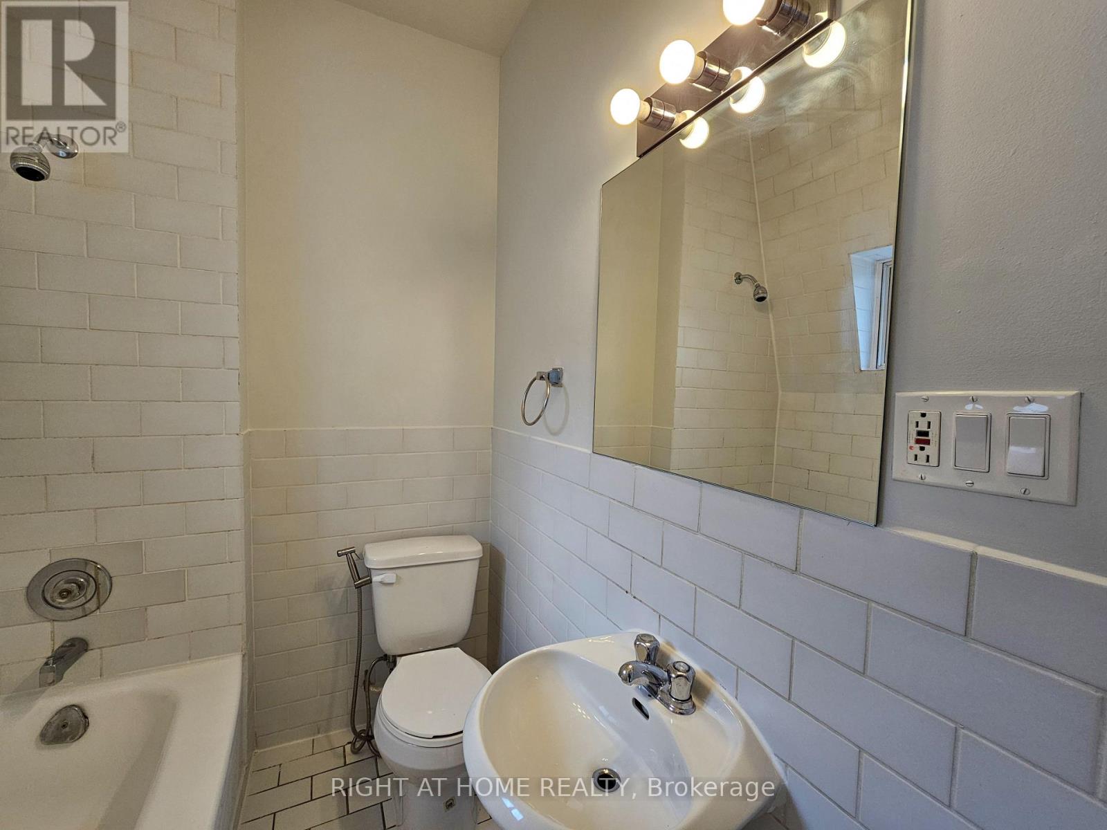 6 - 516 Yonge Street, Toronto, Ontario  M4Y 1X9 - Photo 18 - C13754538
