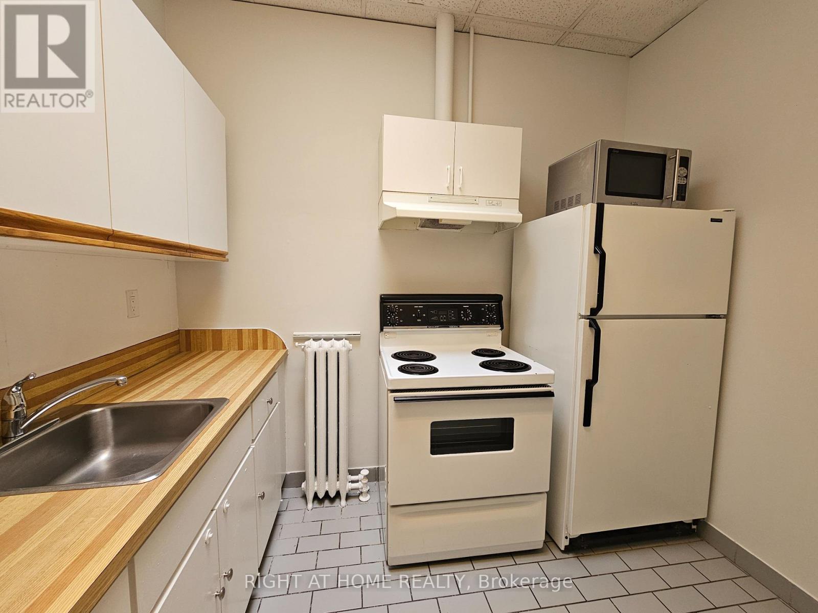 6 - 516 Yonge Street, Toronto, Ontario  M4Y 1X9 - Photo 2 - C13754538