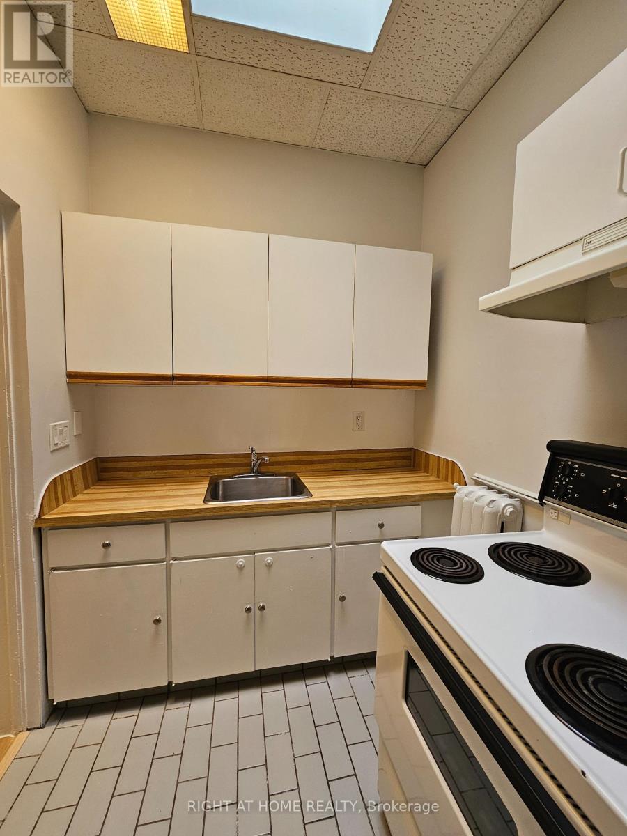 6 - 516 Yonge Street, Toronto, Ontario  M4Y 1X9 - Photo 4 - C13754538