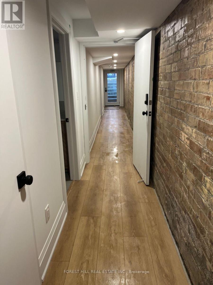 Lower - 77 Brunswick Avenue, Toronto, Ontario  M5S 2L8 - Photo 4 - C13754548